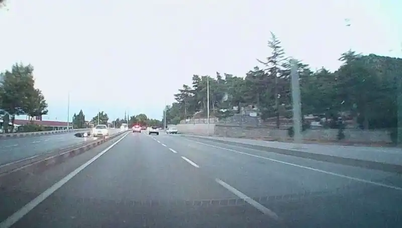 Otomobil ve Motosiklet Çarpıştı: Adeta Korku Dolu Anlar Yaşandı!